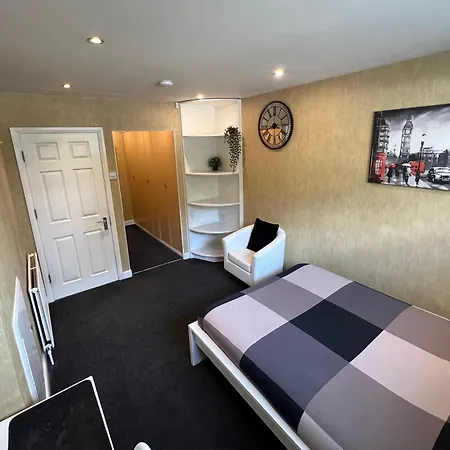 Beddington Park Lodge East